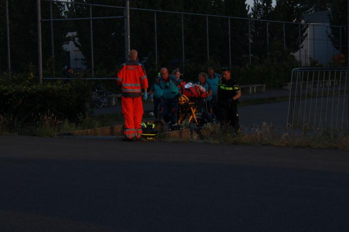 Persoon zwaargewond na incident op speelveld