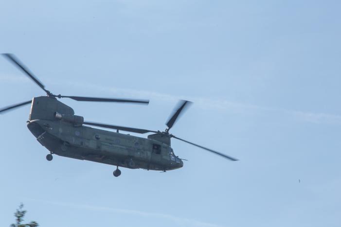 Chinook transporthelikopter maakt noodlanding op Ginkelse Heide