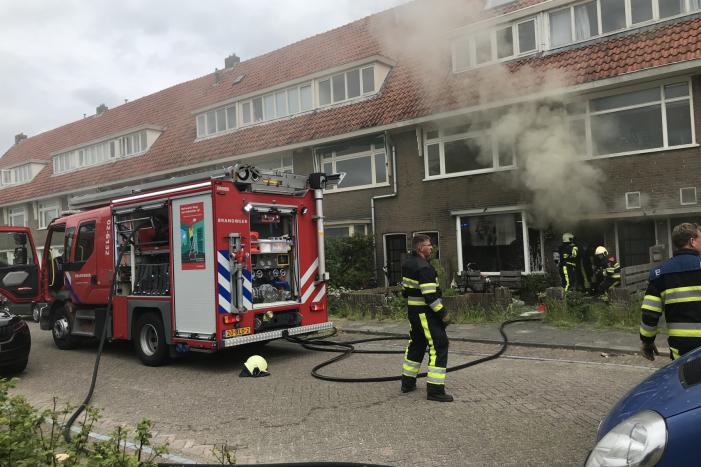 Veel rook bij brand in woning