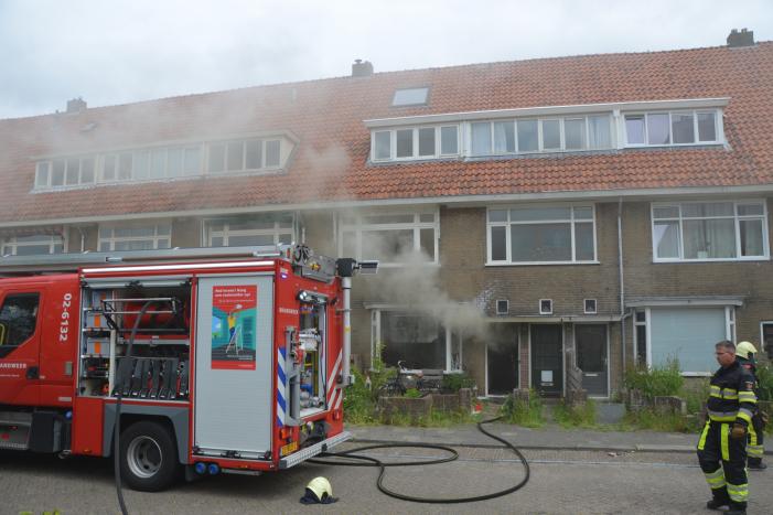 Veel rook bij brand in woning