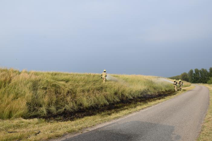 Opnieuw stuk dijk in brand