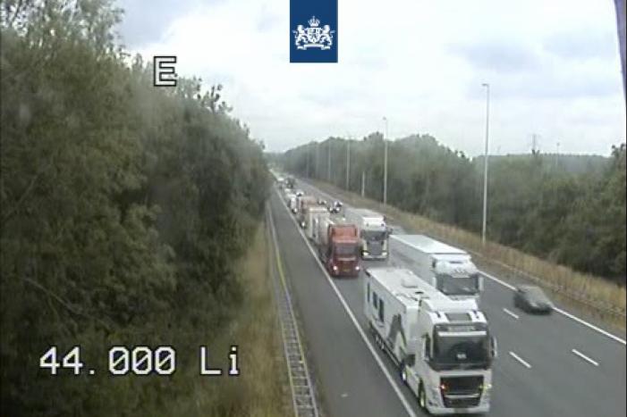 Demonstratie kermisexploitanten zorgt voor afsluiting A12