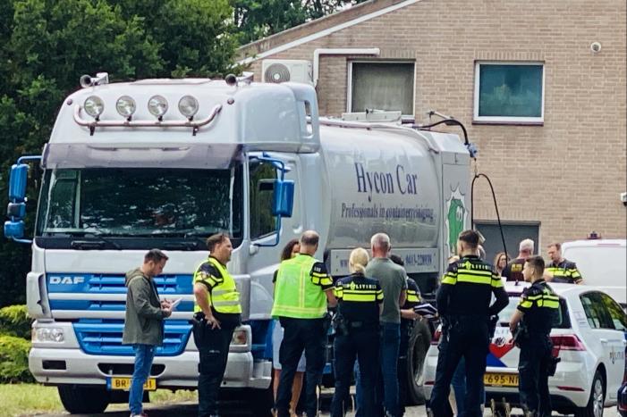 Politie doet inval in bedrijfspand