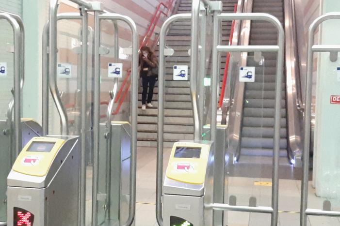 Vrouw met rollator gewond na val van trap op station