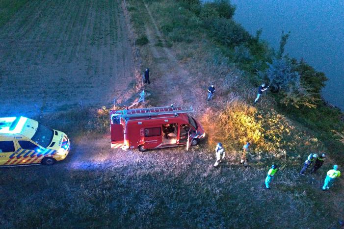 Grote zoekactie naar mogelijke persoon te water