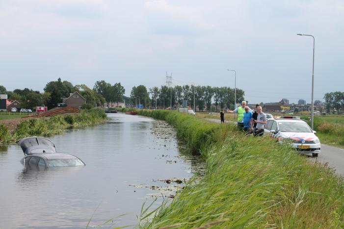 Bestuurder verliest macht over het stuur En eindigt in sloot