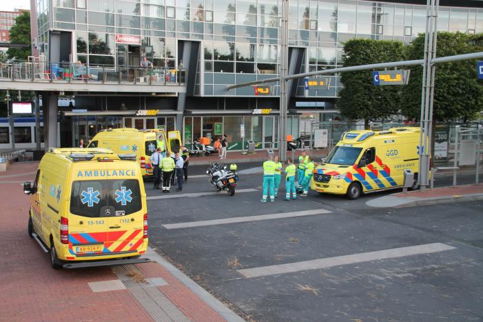 Twee gewonden bij steekpartij op busstation