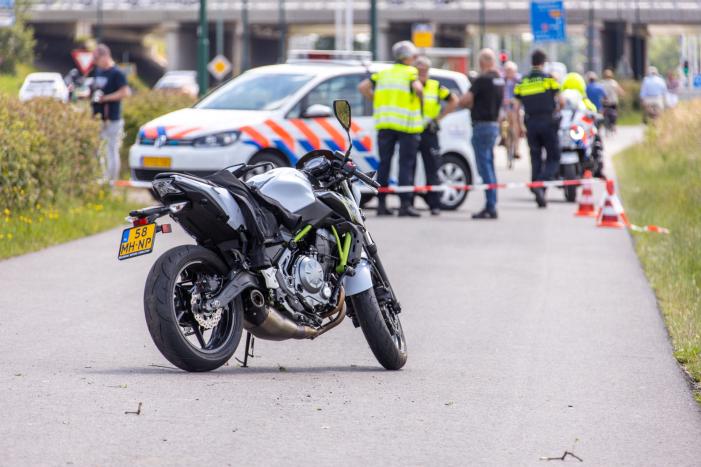 Persoon zwaargewond bij ongeval met motor