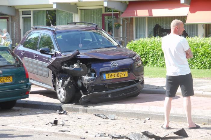 Veel schade na aanrijding