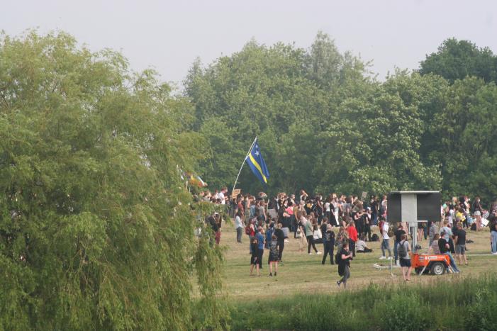 Ingangen afgesloten en aanhouding bij demonstratie Black Lives Matters op De Bult