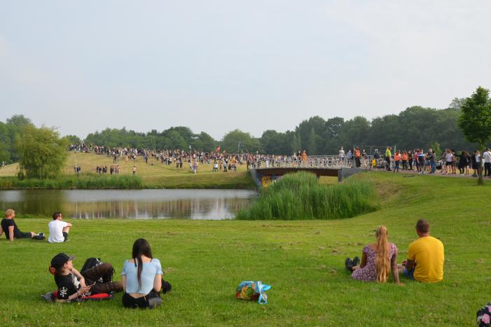 Ingangen afgesloten en aanhouding bij demonstratie Black Lives Matters op De Bult