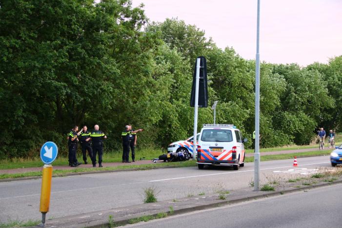 Motorrijder klemgereden en aangehouden
