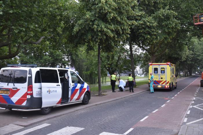 Omstanders redden dronken man uit het water