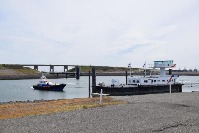 KNRM haalt gewonde van vissersboot