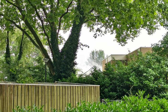 Zwaar gewonde bij heftige brand in woning