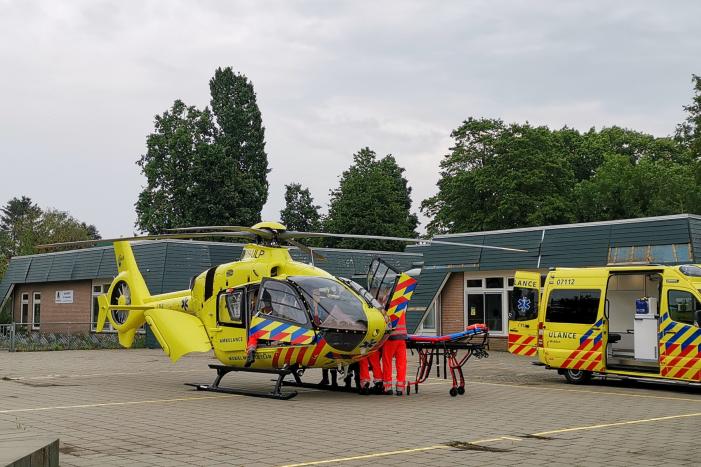 Zwaar gewonde bij heftige brand in woning