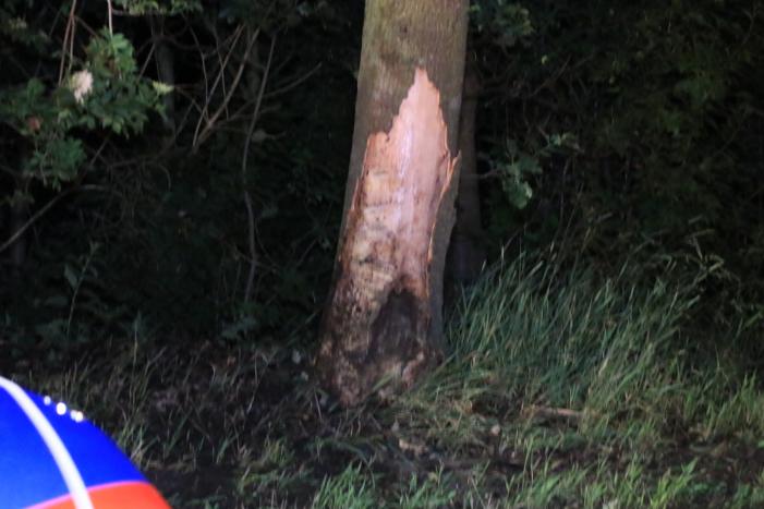 Personenauto total loss na eenzijdige botsing