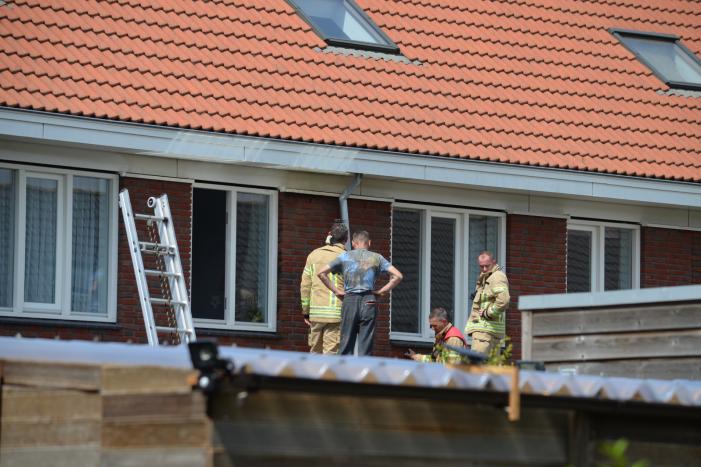Brand in spouwmuur snel onder controle