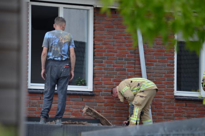 Brand in spouwmuur snel onder controle