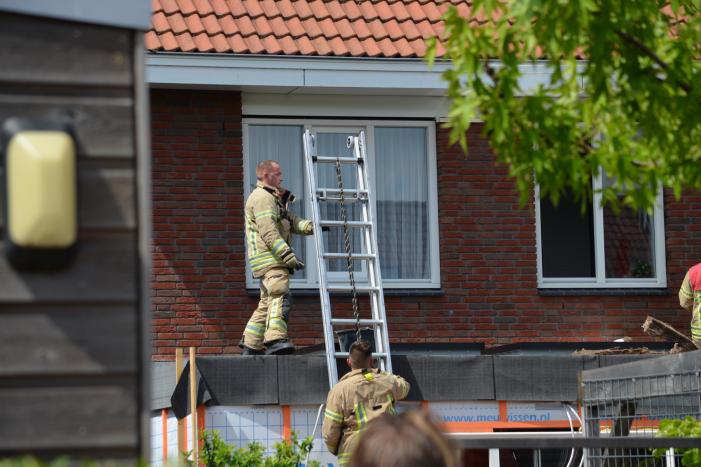 Brand in spouwmuur snel onder controle