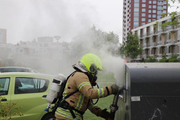 Veel rook door brand in bovengrondse container
