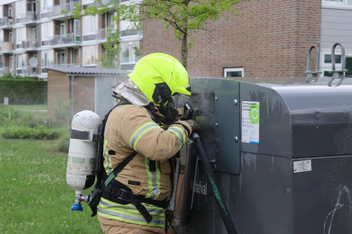 Veel rook door brand in bovengrondse container