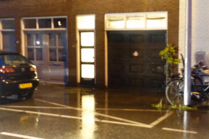 Water stroomt woning binnen