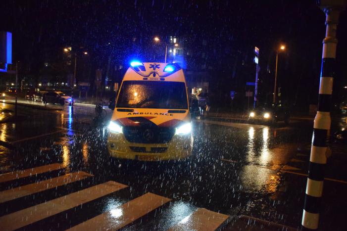 Scooterrijder gewond na aanrijding met auto