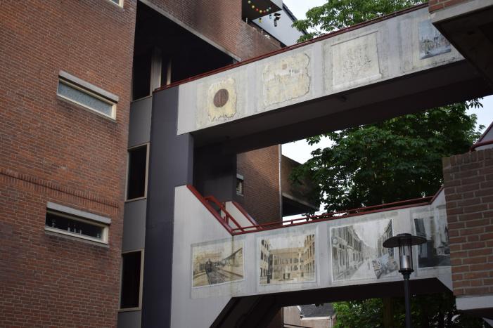 Brand in appartement, bewoners gered met hoogwerker