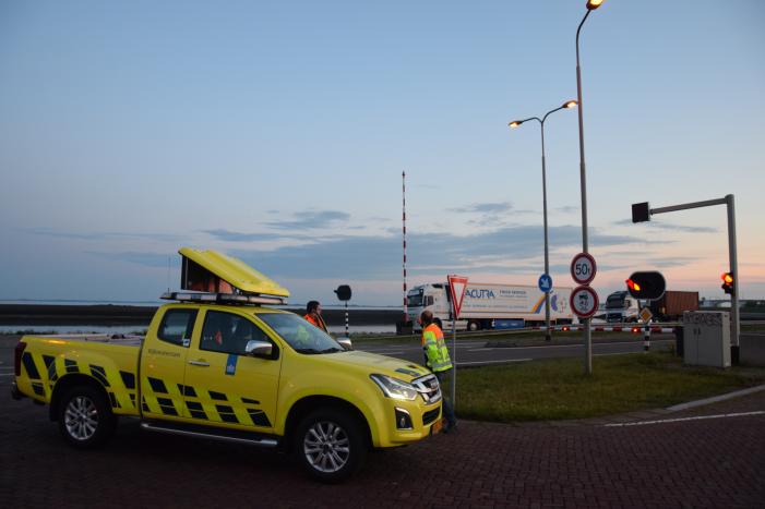 Zeelandbrug afgesloten door zoekactie naar vermist persoon