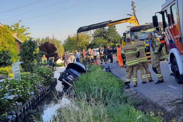 Auto te water geraakt