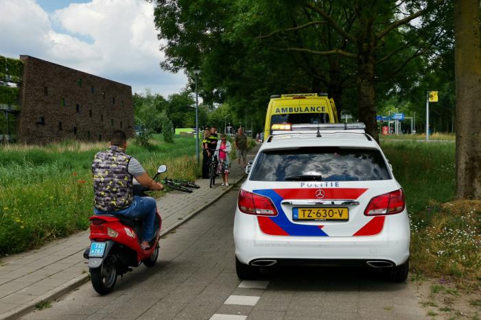 Fietsster gewond na inhaalmanoeuvre