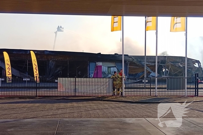 Brand verwoest meubelzaak