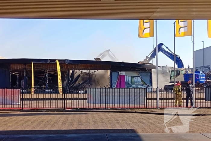 Brand verwoest meubelzaak