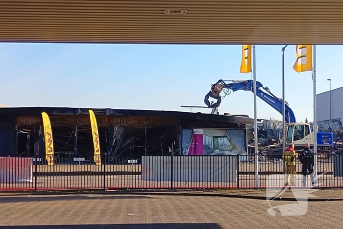 Brand verwoest meubelzaak