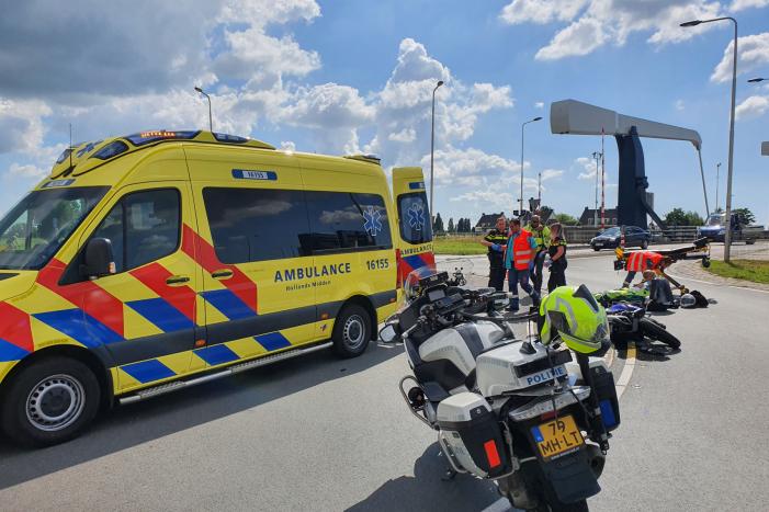 Motorrijder gewond na ongeval met taxibus