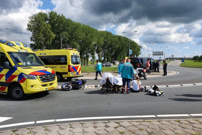 Motorrijder gewond na ongeval met taxibus