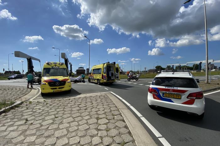 Motorrijder gewond na ongeval met taxibus