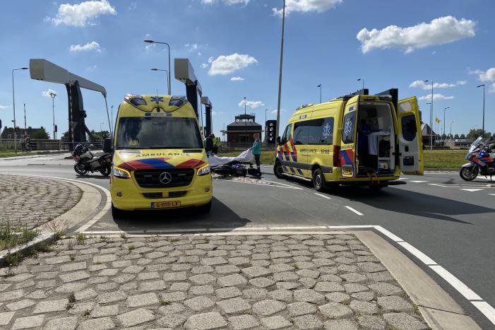 Motorrijder gewond na ongeval met taxibus