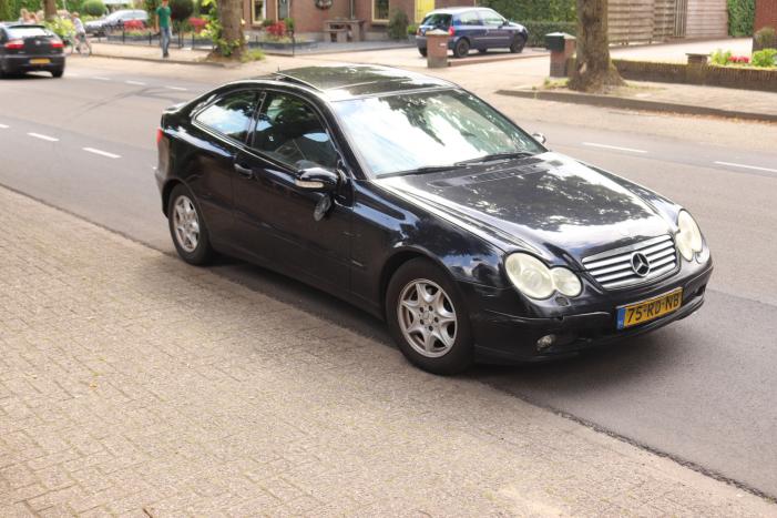 Kind op fiets gewond na aanrijding met auto