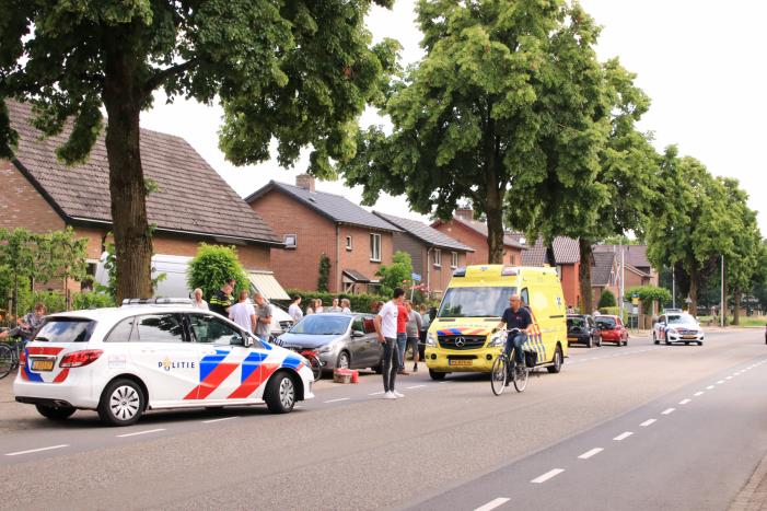 Kind op fiets gewond na aanrijding met auto