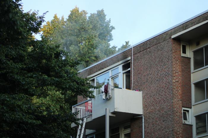 Meerdere woningen ontruimd na keukenbrand