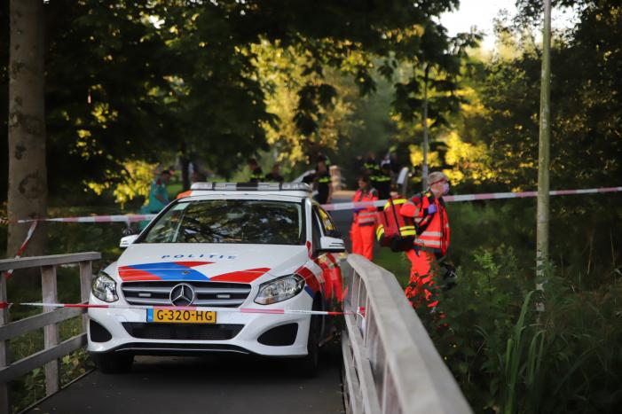 Overleden persoon aangetroffen in het water