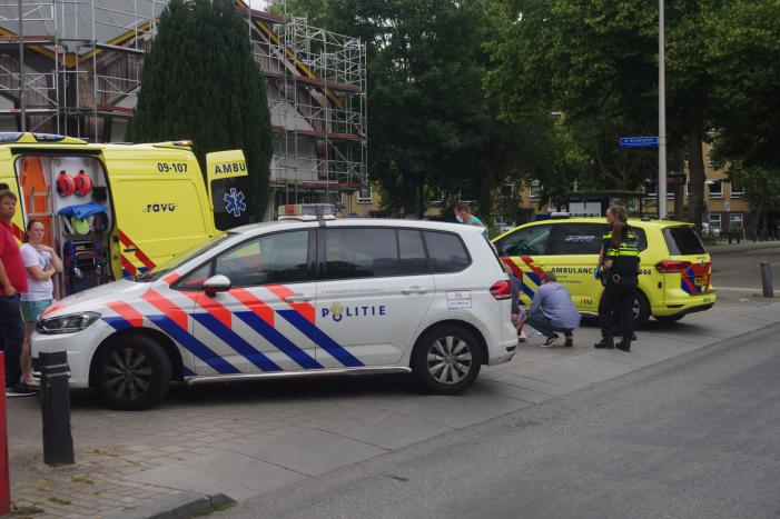 E-bikester schrikt en gaat hard onderuit