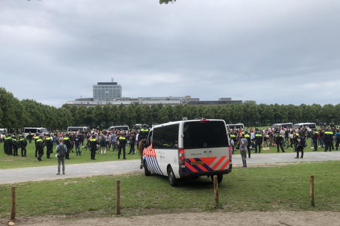 Grote groepen demonstranten op Malieveld aangehouden