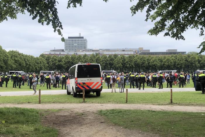 Grote groepen demonstranten op Malieveld aangehouden