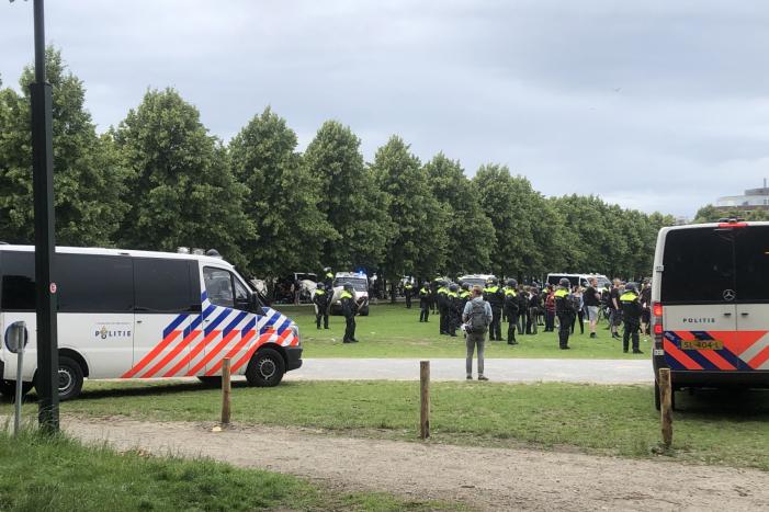 Grote groepen demonstranten op Malieveld aangehouden