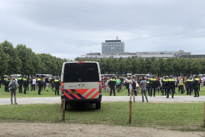 Grote groepen demonstranten op Malieveld aangehouden