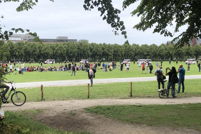 Grote groepen demonstranten op Malieveld aangehouden