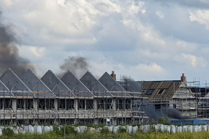 Enorme knal na brand op bouwplaats